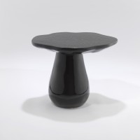 <a href="https://www.galeriegosserez.com/artistes/donnersberg-emma.html">Emma Donnersberg</a> - Mushrooms - Noir